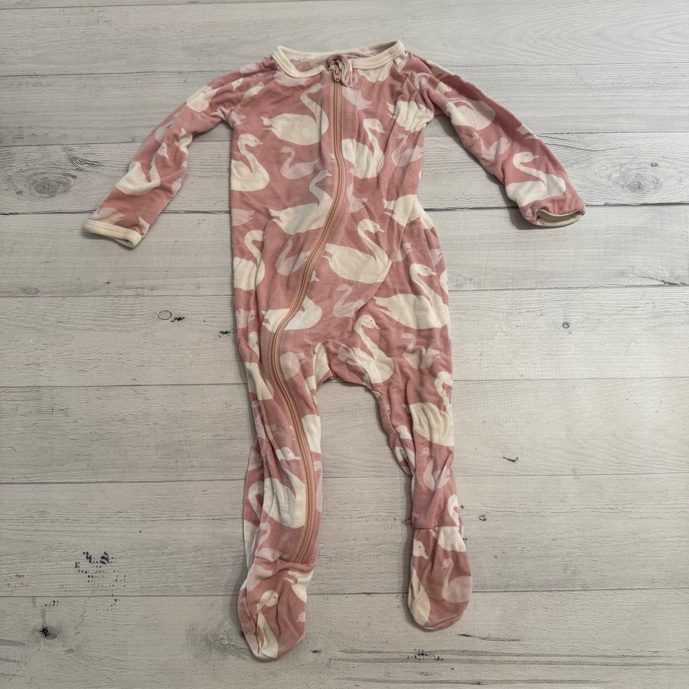 Bestaroo baby girls one piece footed sleeper light pink swan modal 3-6‎ months